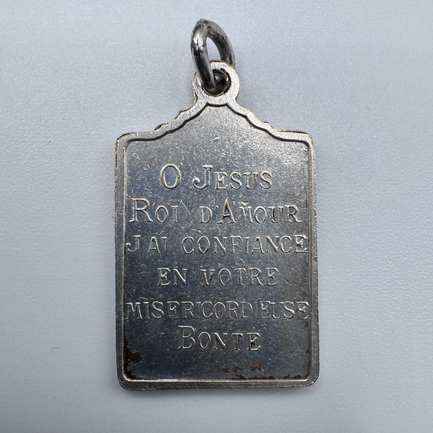 Médaille religieuse ancienne « Jésus enfant Roi d’amour »