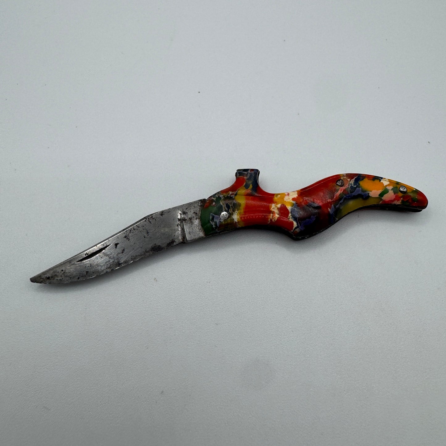 Couteau pliant ancien multicolore vers 1930 - forme soulier