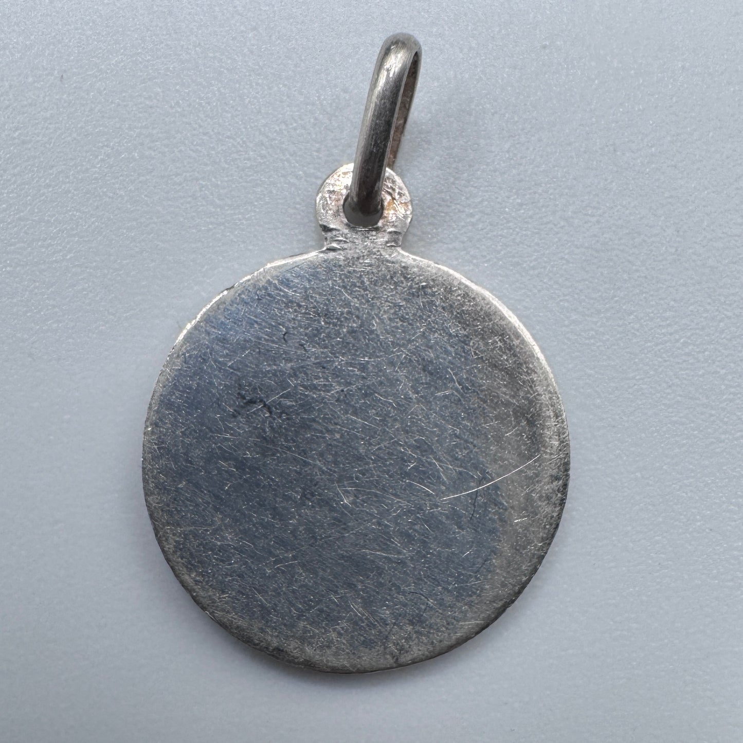 Médaille religieuse ancienne en argent émaillé « Notre Dame de Chartres »