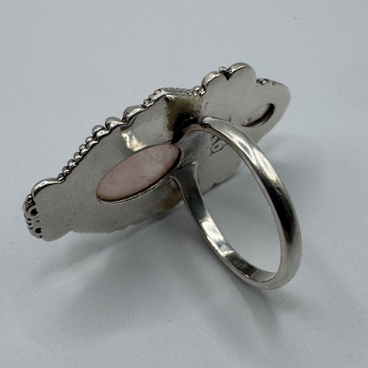 Grosse bague en argent et quartz rose