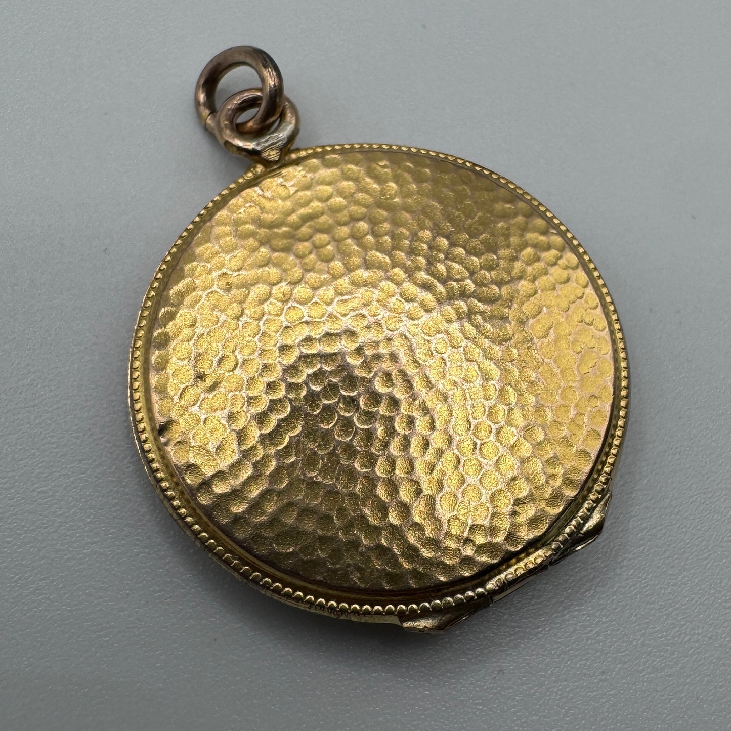 Pendentif ancien Art Deco porte photo ou relique - plaqué or