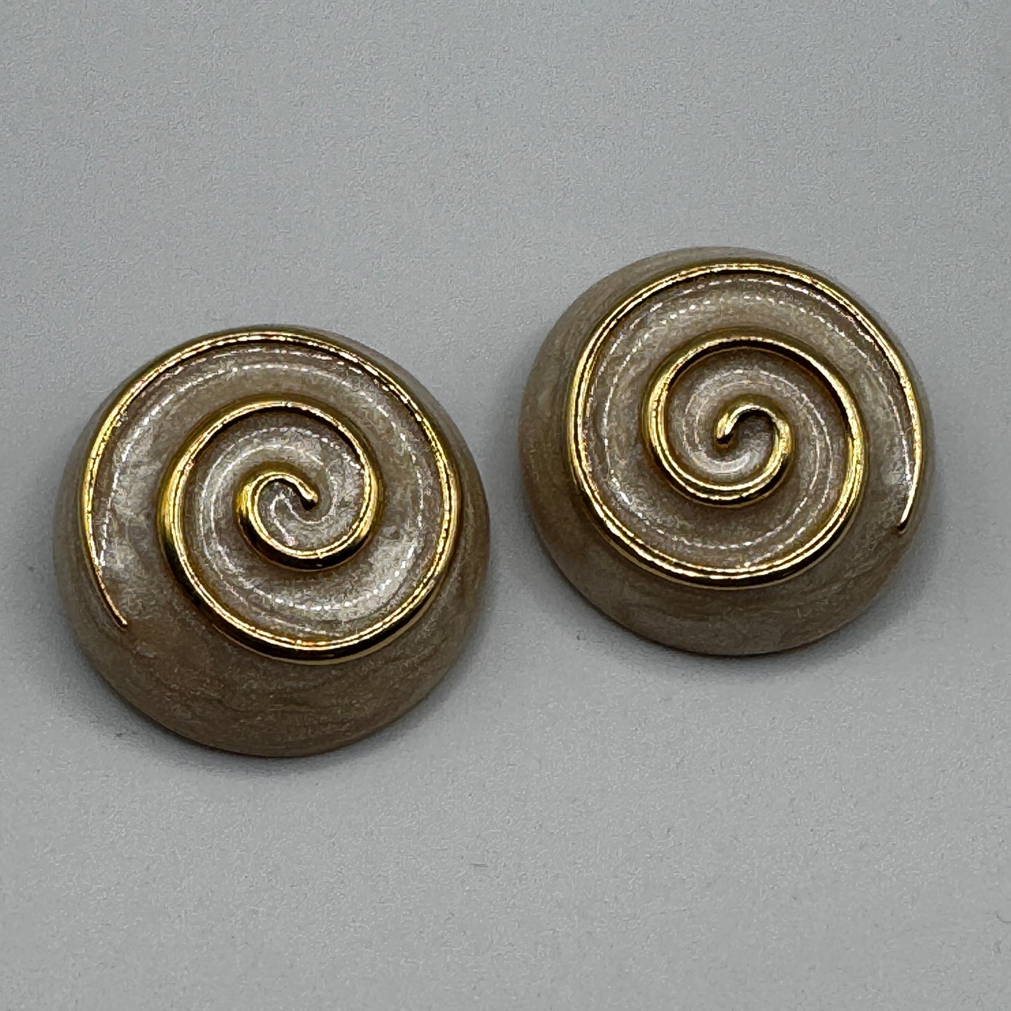 Clips d’oreilles Vintage créateur ORENA - métal doré