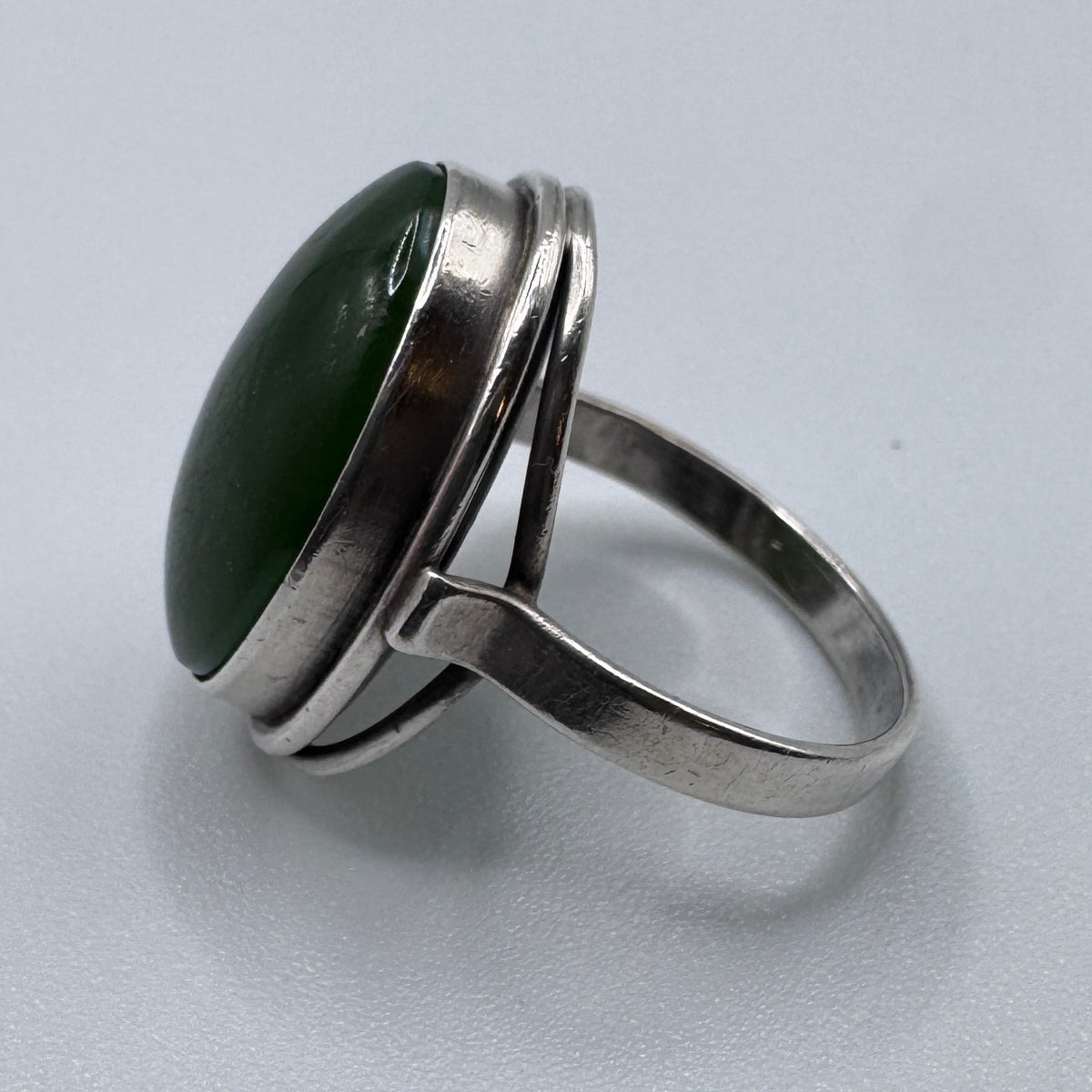 Jolie bague ancienne en argent et pierre