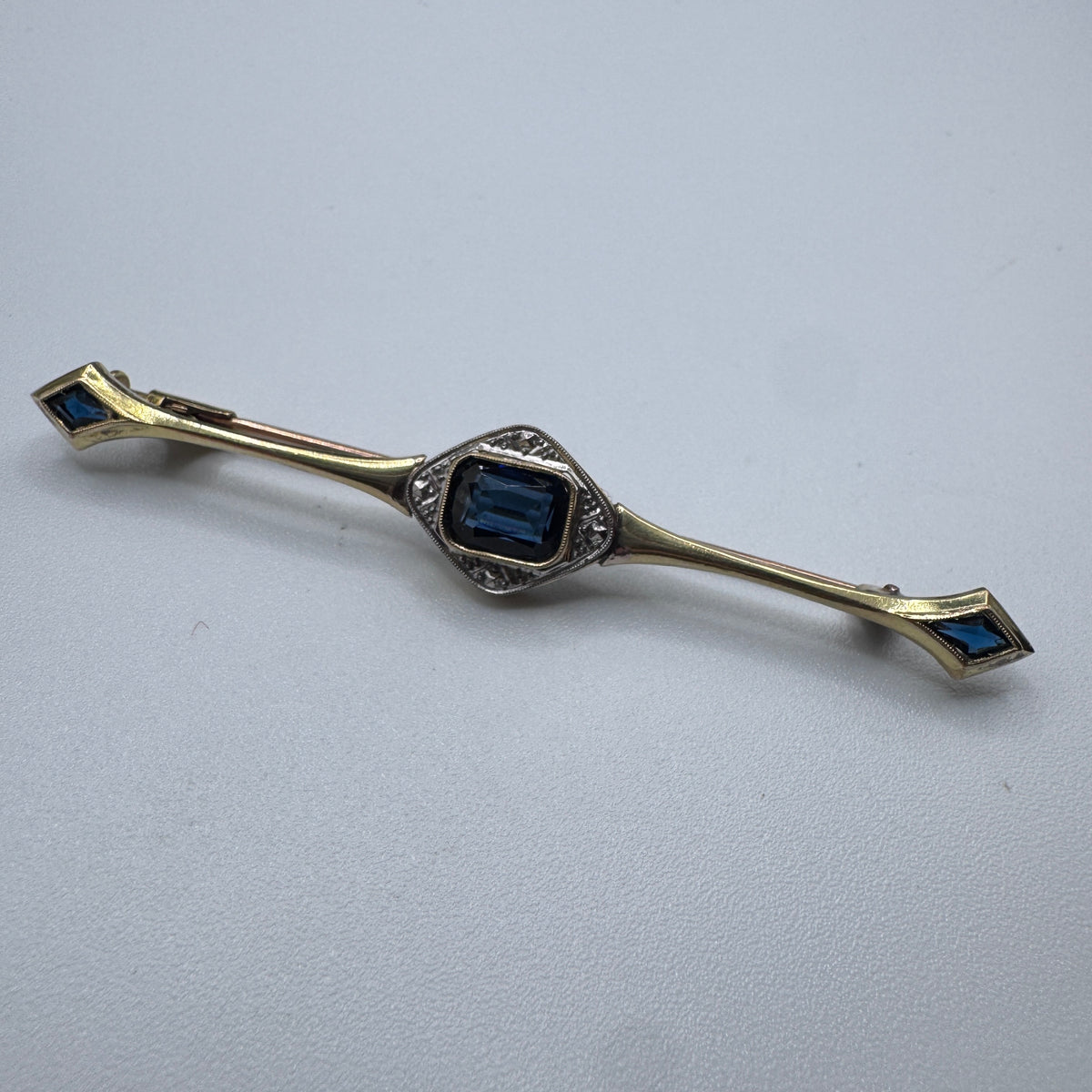 Broche ancienne Art deco en plaqué ORIA