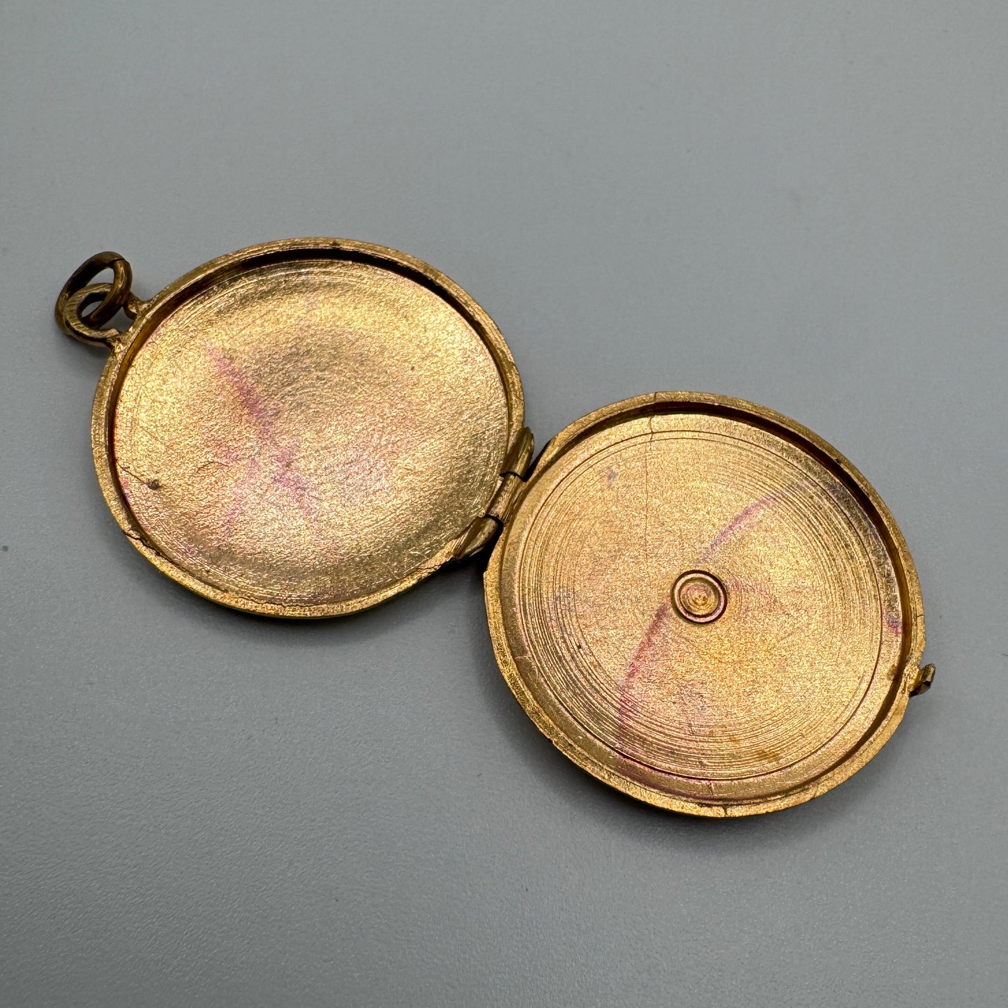 Pendentif ancien porte photo ou relique - bronze émaille