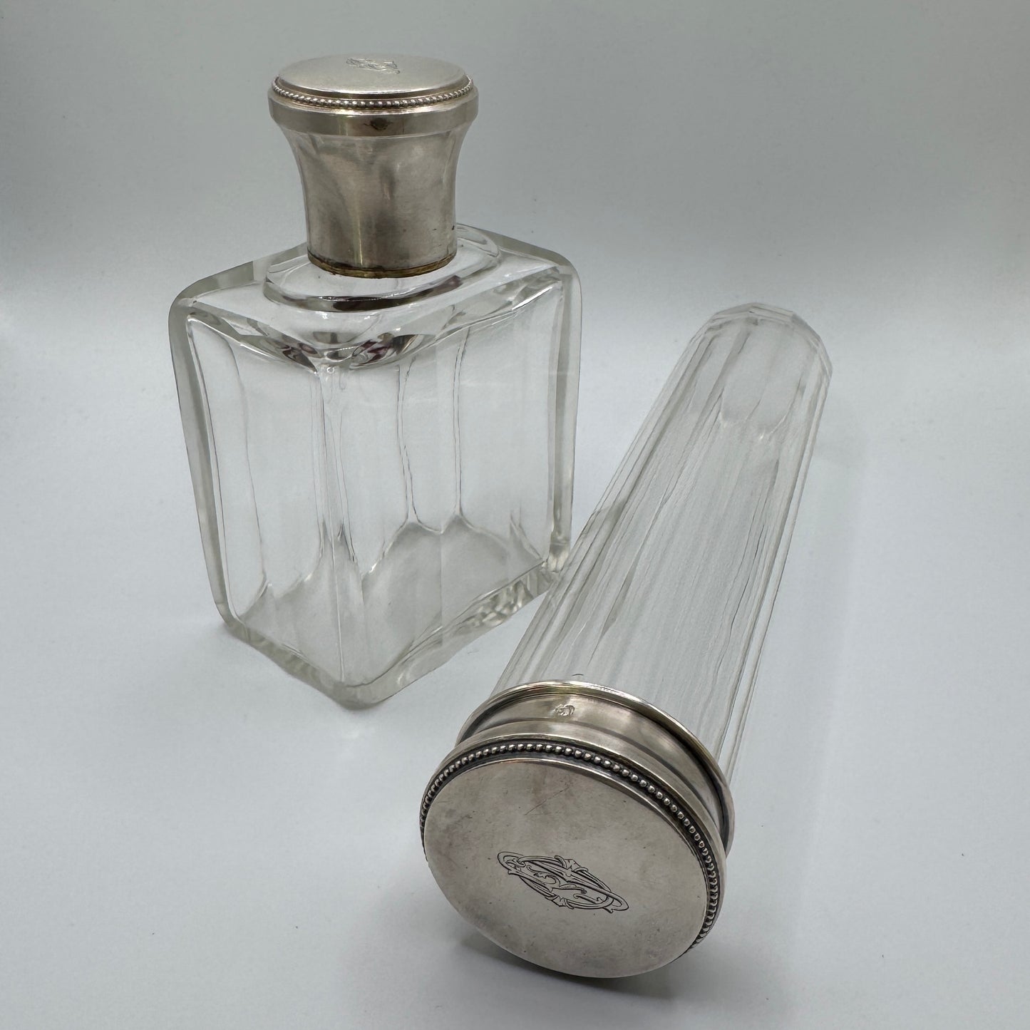 Flacons anciens de toilette en cristal et argent massif
