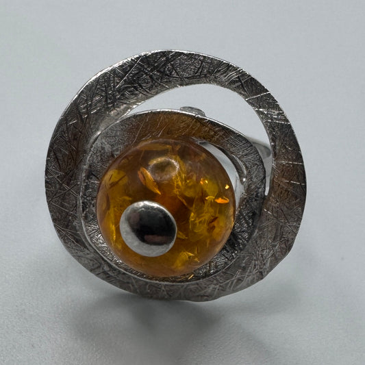Grosse bague en argent et ambre