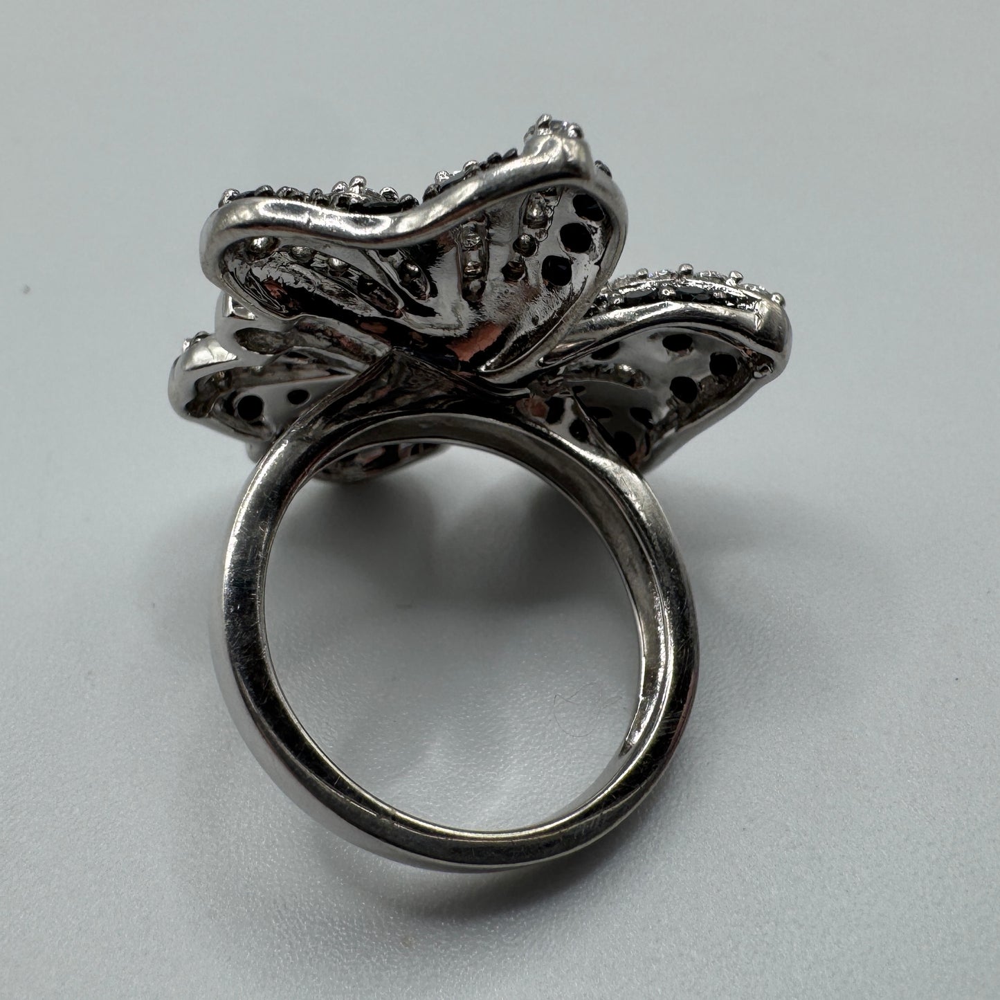 Grosse Bague en argent et brillants