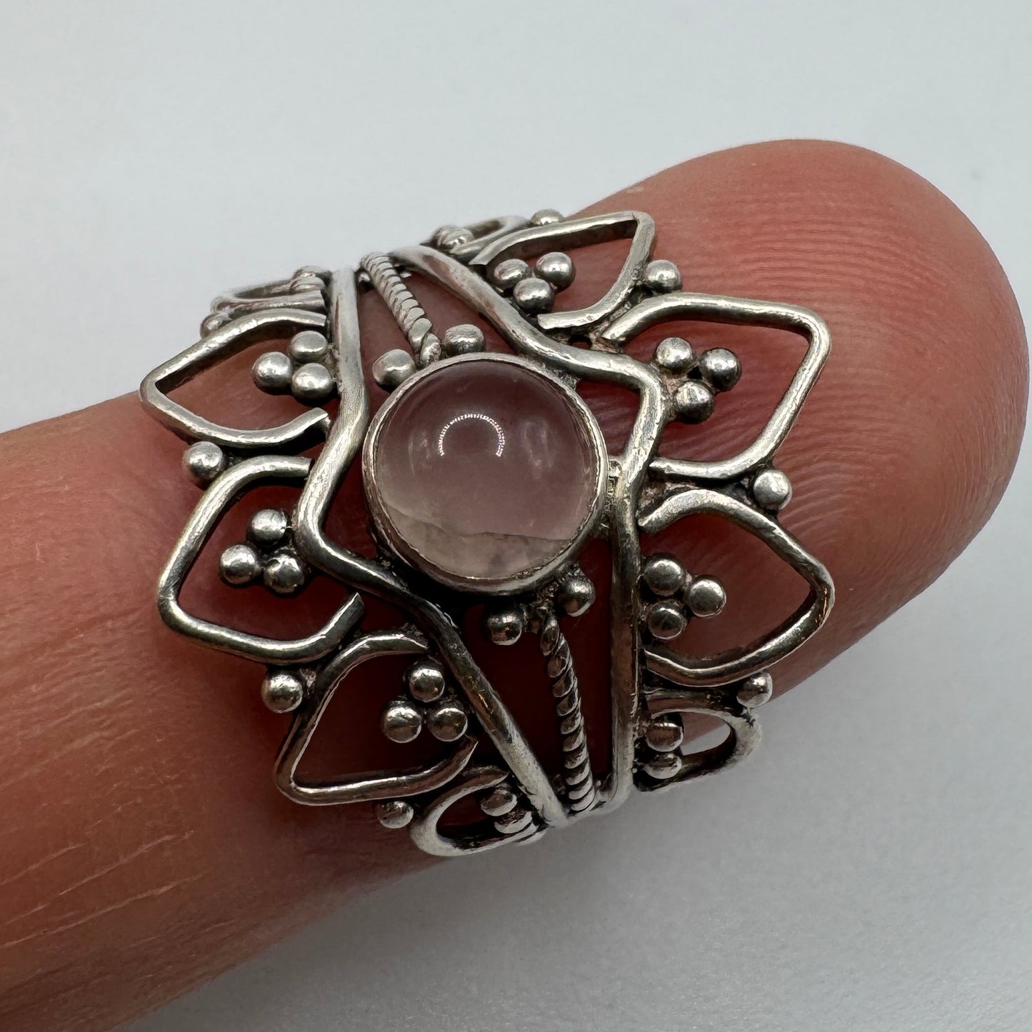 Jolie Bague en argent et pierre quartz rose