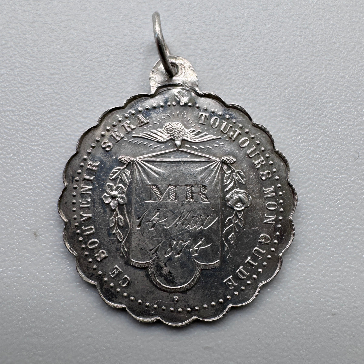 Medaille religieuse ancienne « souvenir de communion » - argent