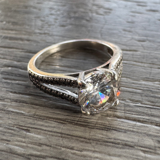 Bague en argent et brillants