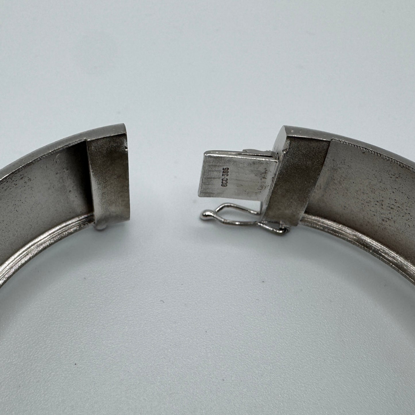 Joli Bracelet en argent rhodié ciselé « trèfle à 4 feuilles »