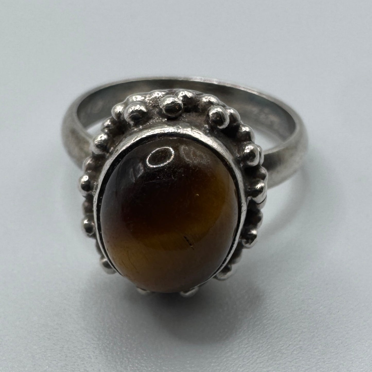 Bague en argent et pierre œil de tigre