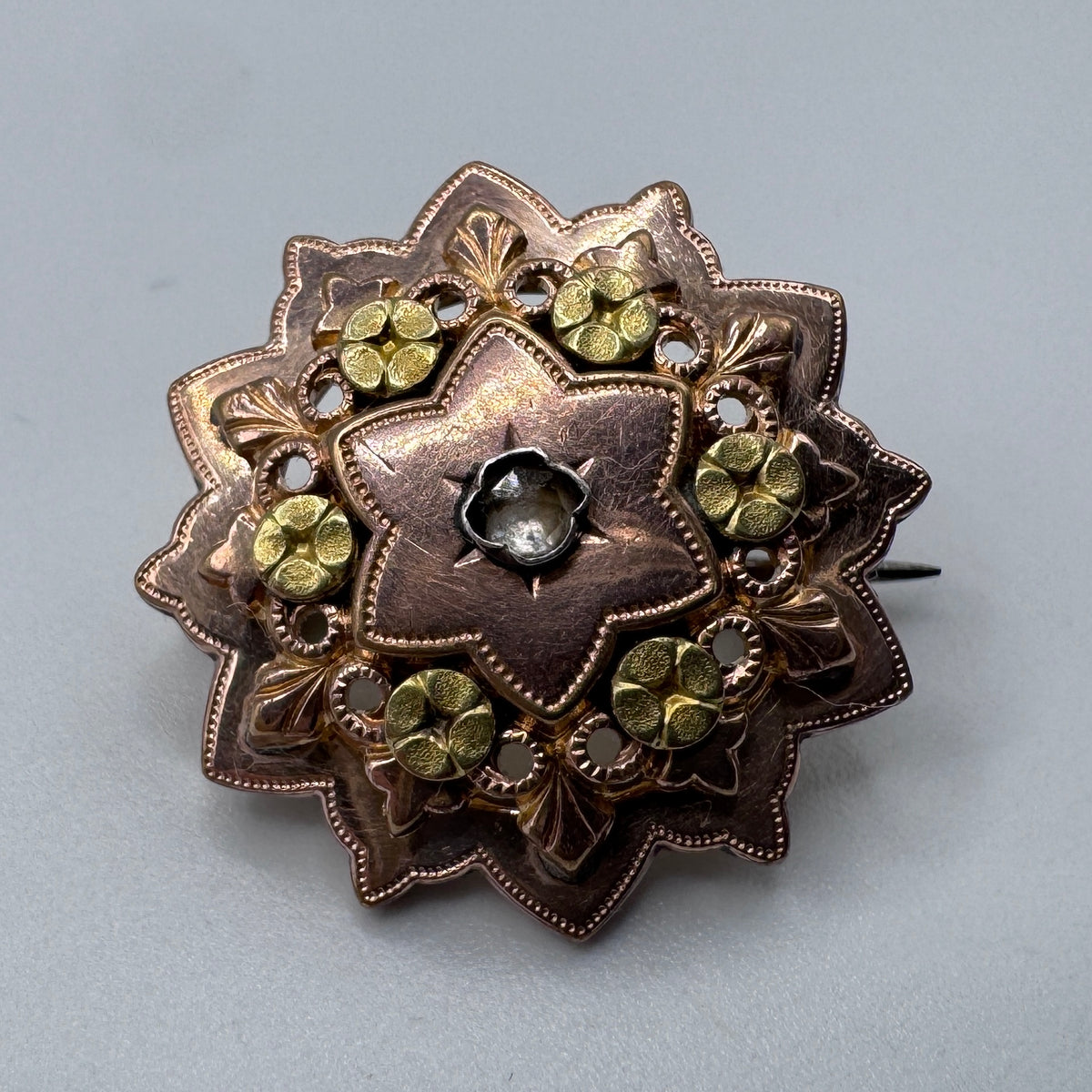 Broche ancienne en plaqué or - vers 1900