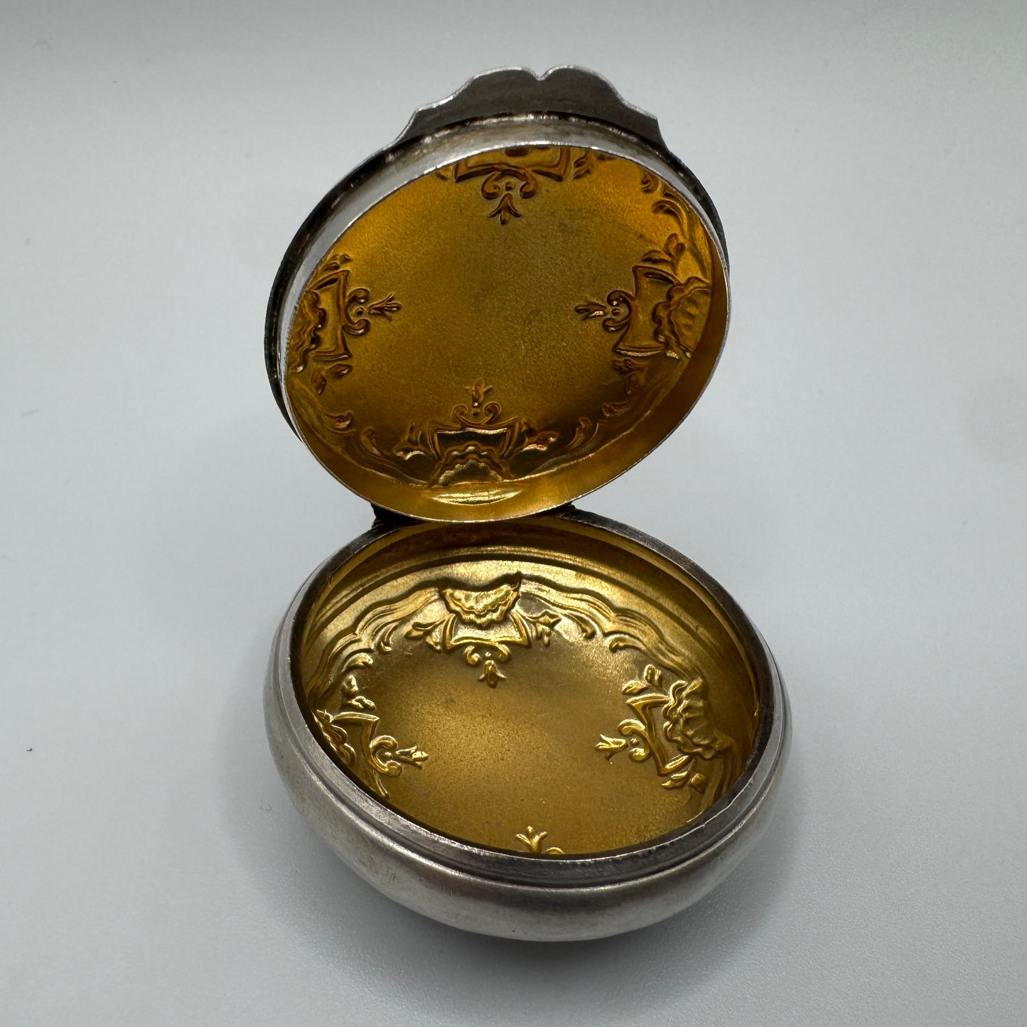 boîte ancienne poudrier vers 1900 - argent massif