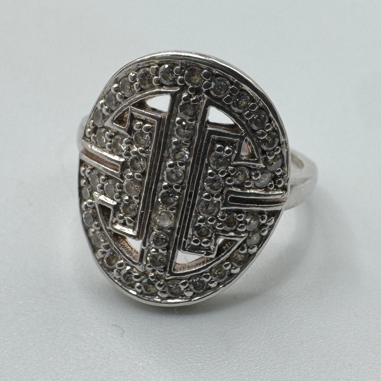 Jolie bague en argent et brillants