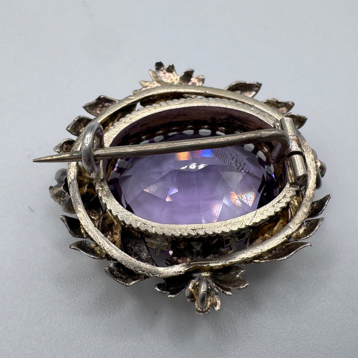 Broche ancienne en argent vermeil et cabochon améthyste - vers 1900
