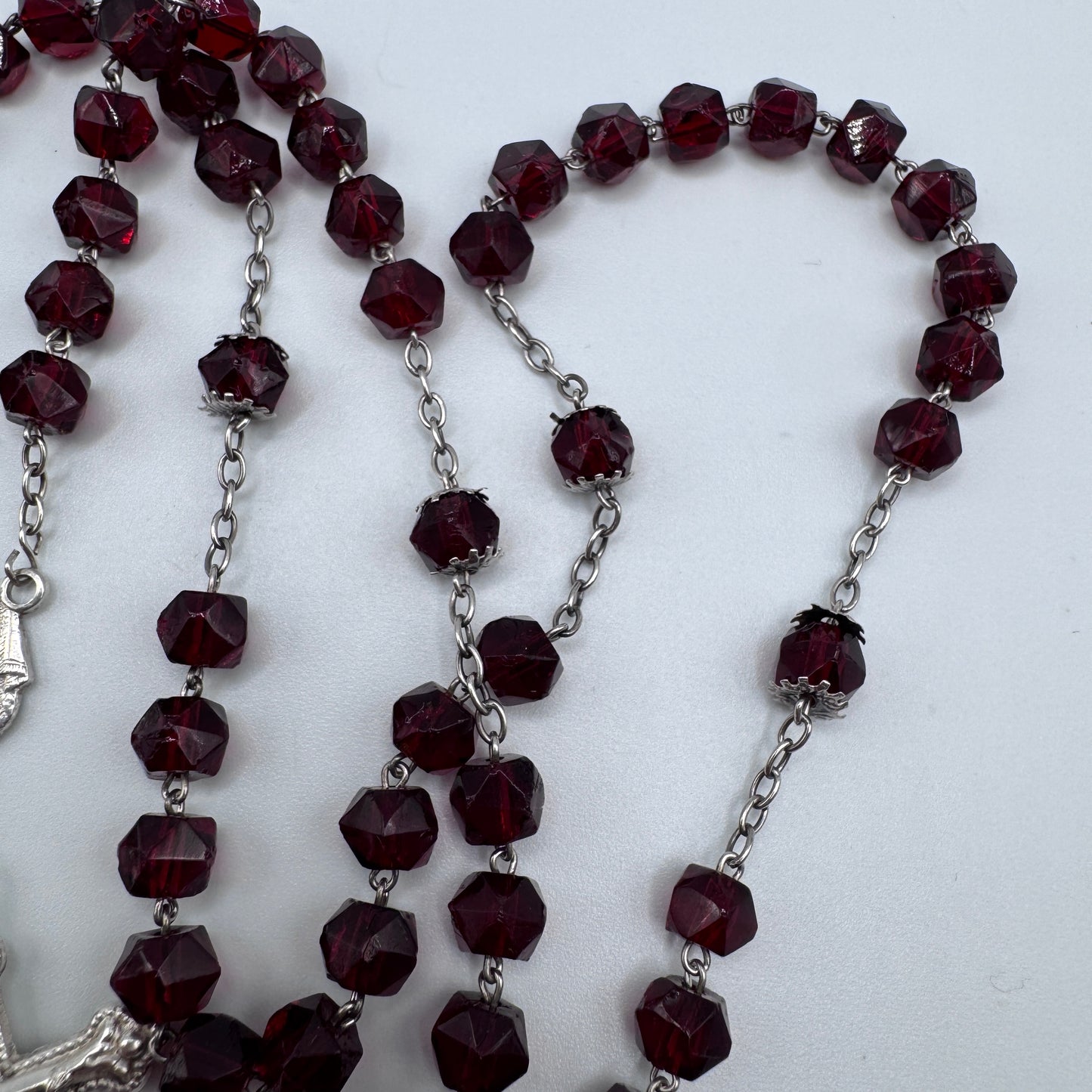 Chapelet ancien en argent et verre grenat