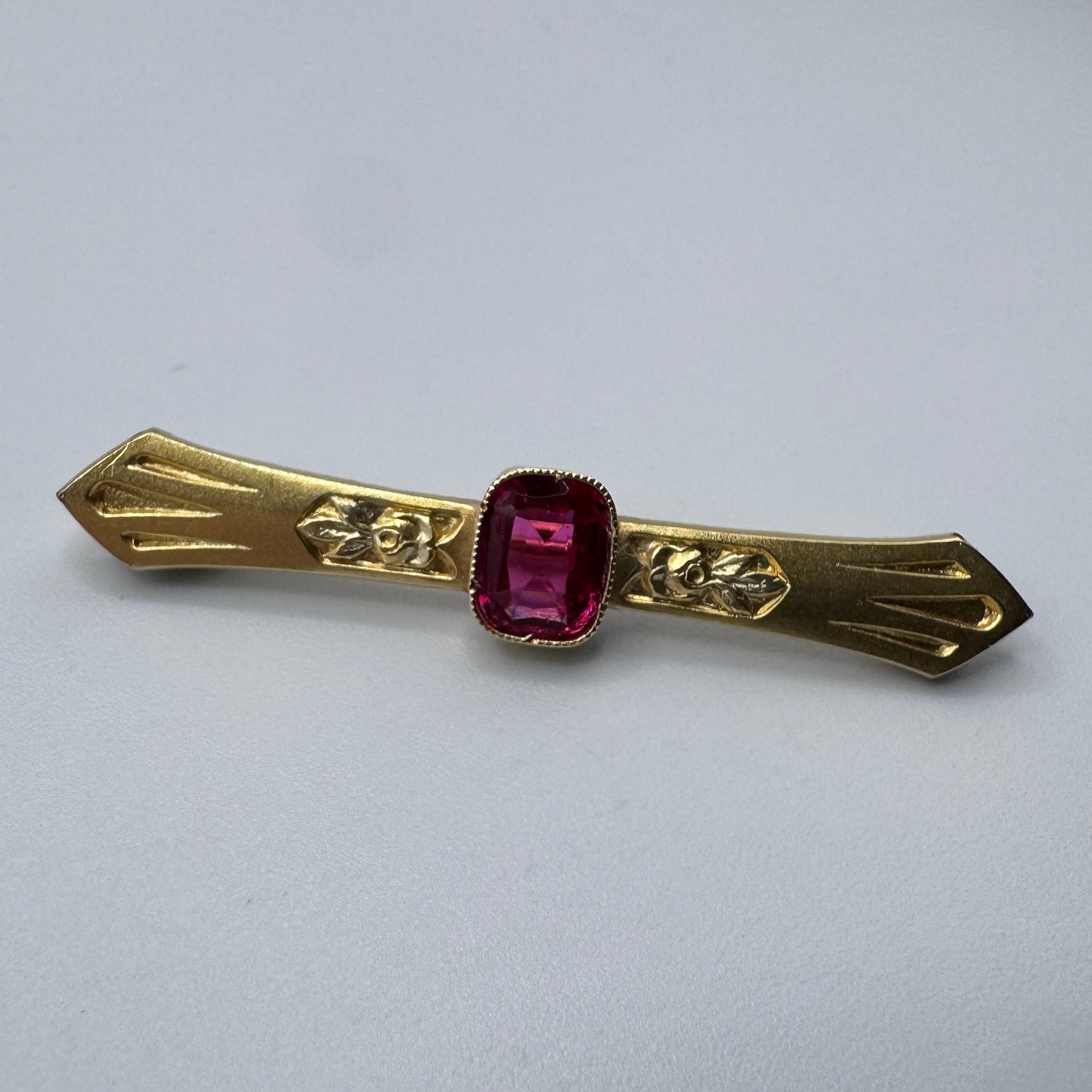 Broche ancienne Art Nouveau en plaqué ORIA