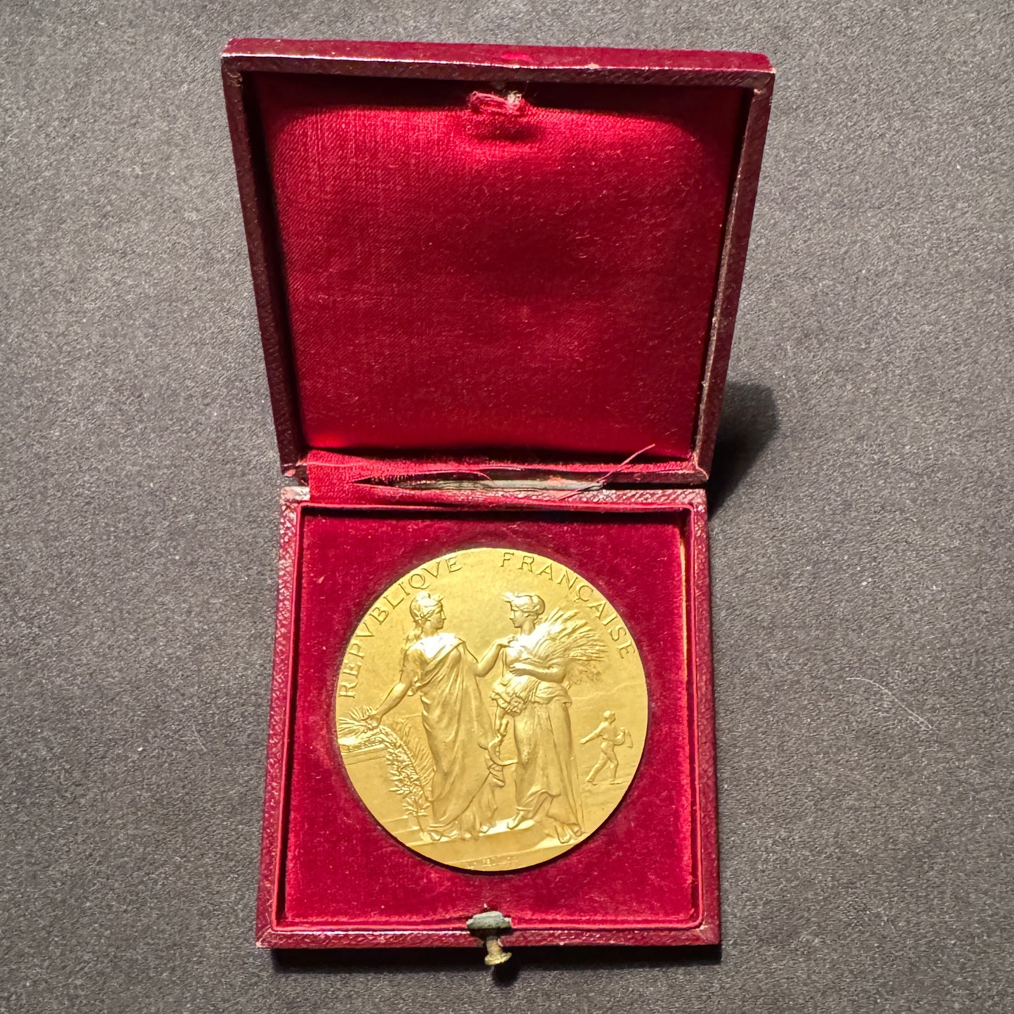Médaille ancienne en vermeil « Marianne et la Semeuse » par Alphée Dubois