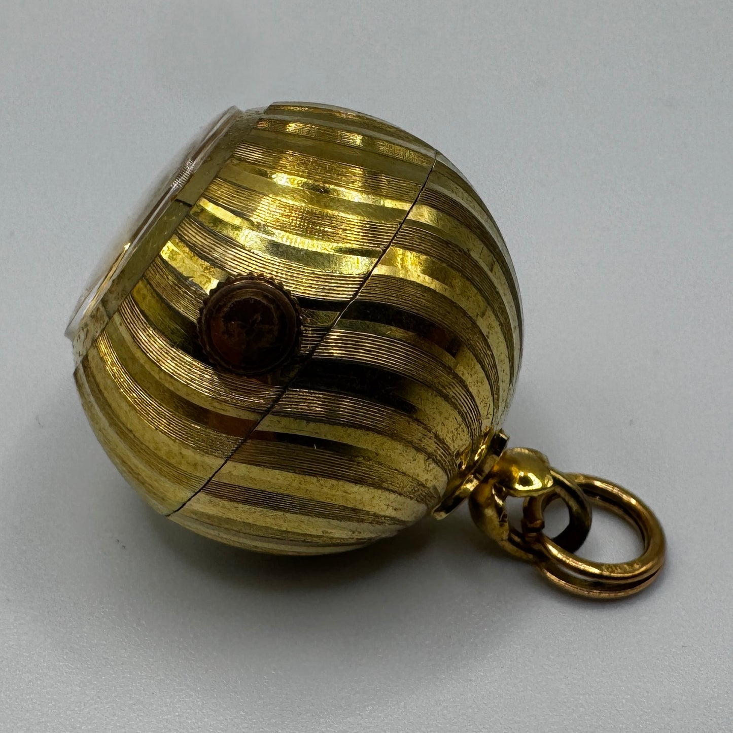 Montre mécanique ancienne pendentif boule PALLAS ORMO