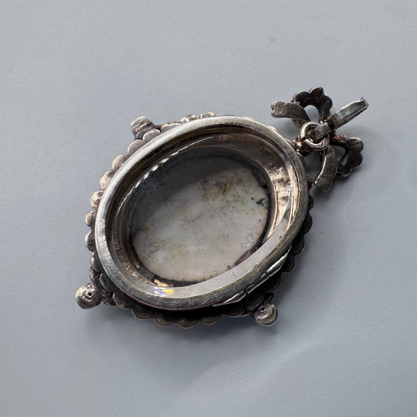 Rare Pendentif porte relique XIXe - argent massif vermeil, nacre, turquoise et émail