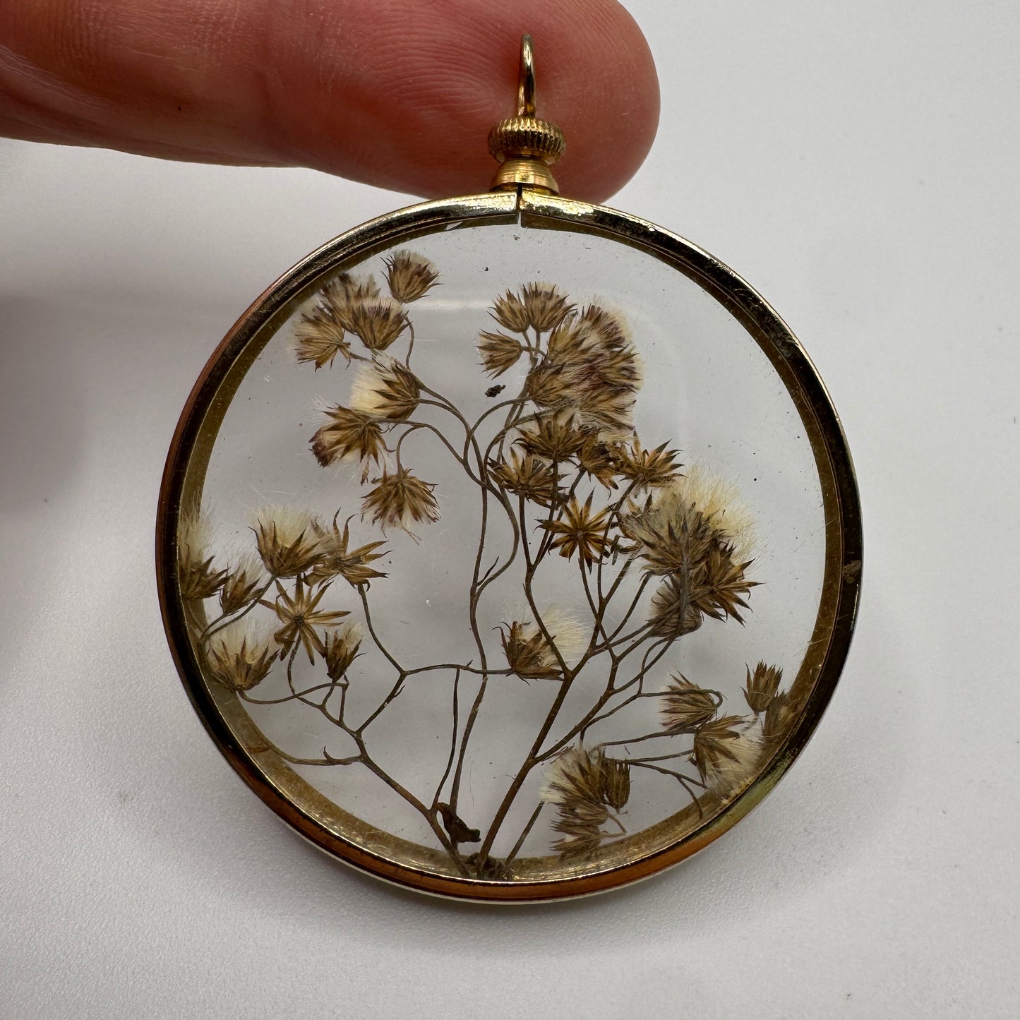 Grand Pendentif sous verre « fleurs séchées »