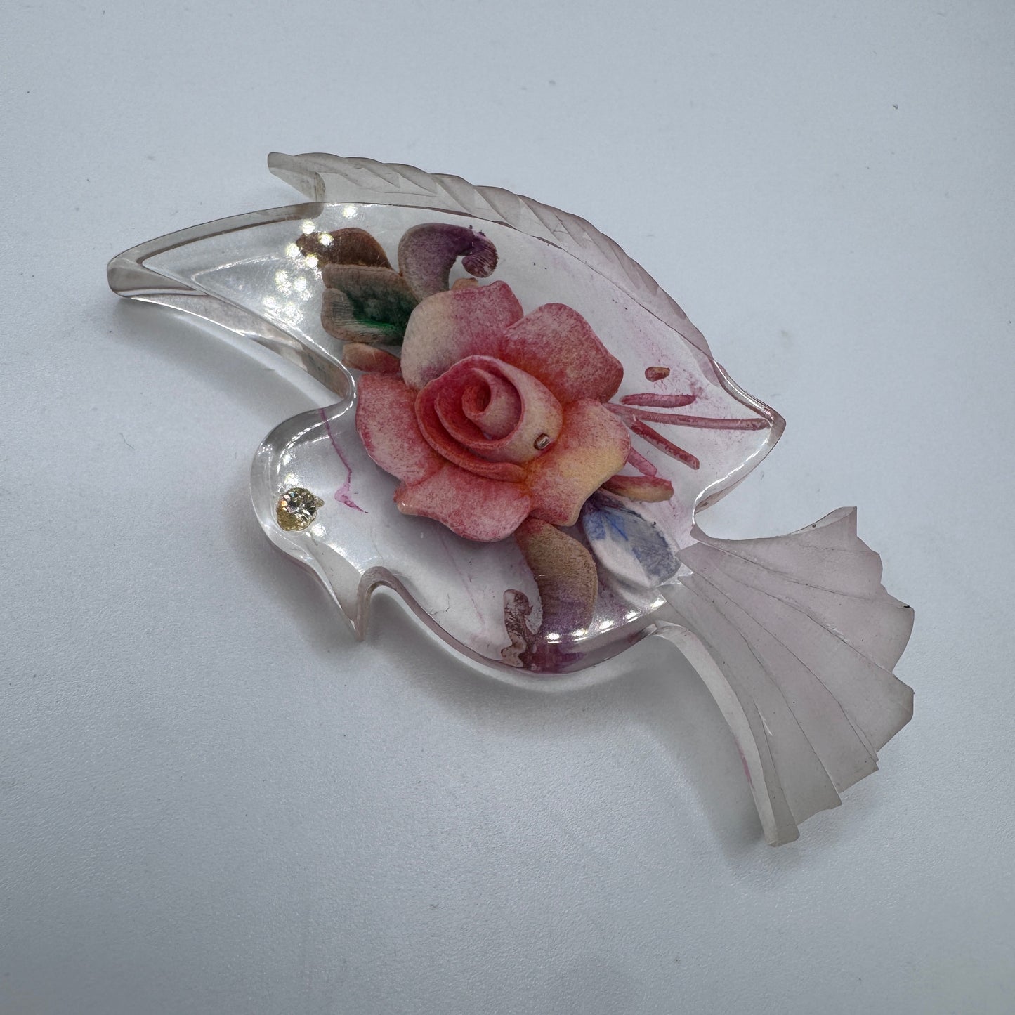 Broche vintage « colombe » - lucite