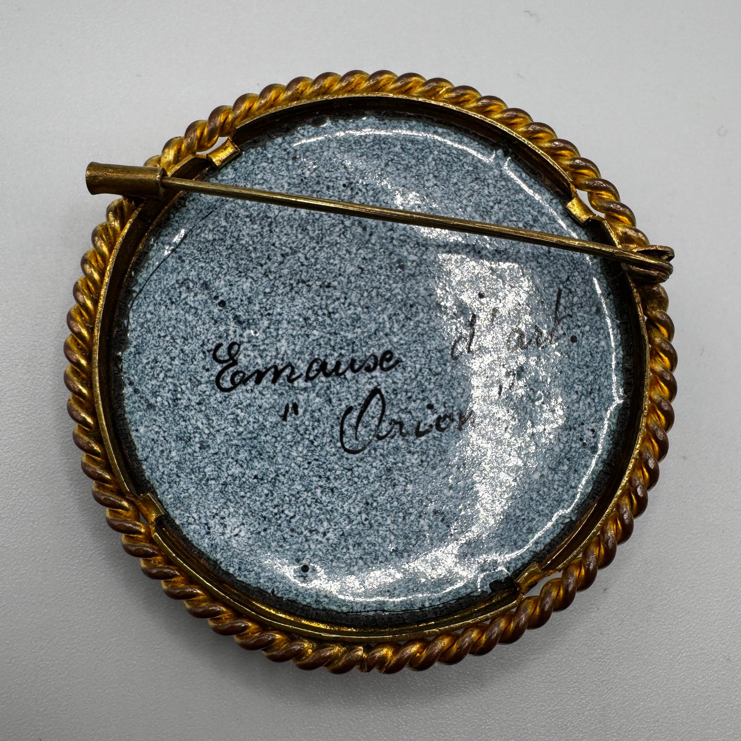 Broche ancienne émaux d’art « bouquet de fleurs »