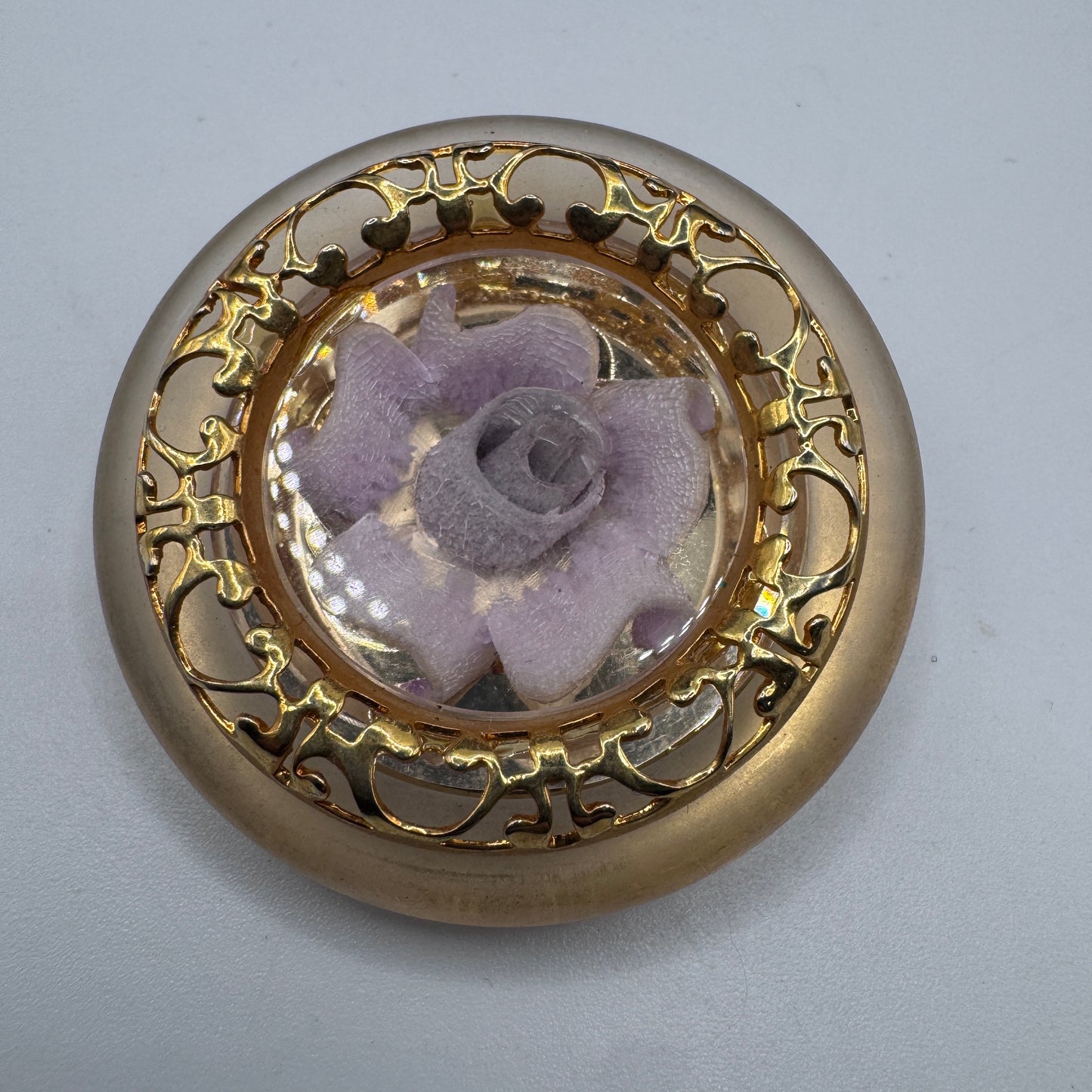Broche vintage - métal doré et lucite