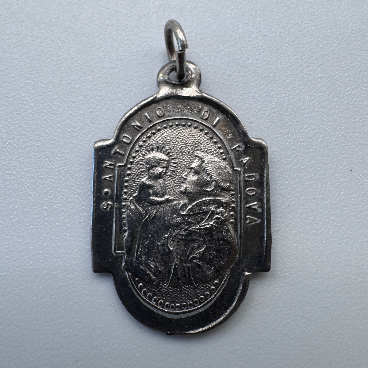 Medaille religieuse ancienne « Sainte Antoine »