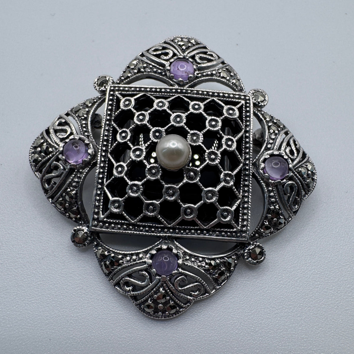 Superbe grande Broche en argent, pierres et marcassites