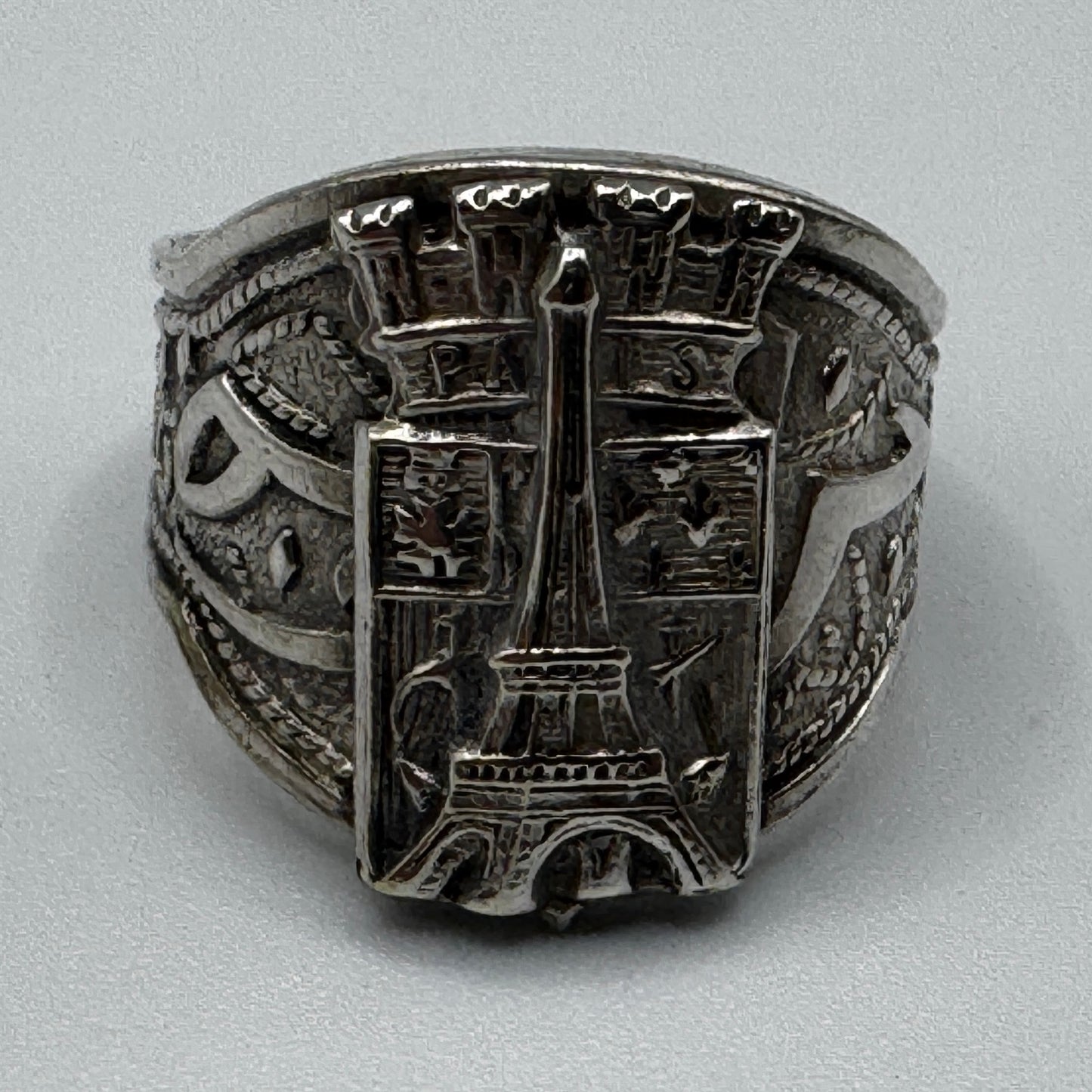 Bague ancienne « souvenir de la Tour Eiffel » - métal argenté