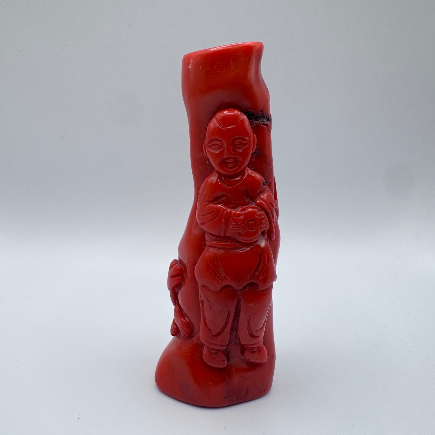 Sculpture chinoise ancienne en corail rouge  « l’enfant et son chien »