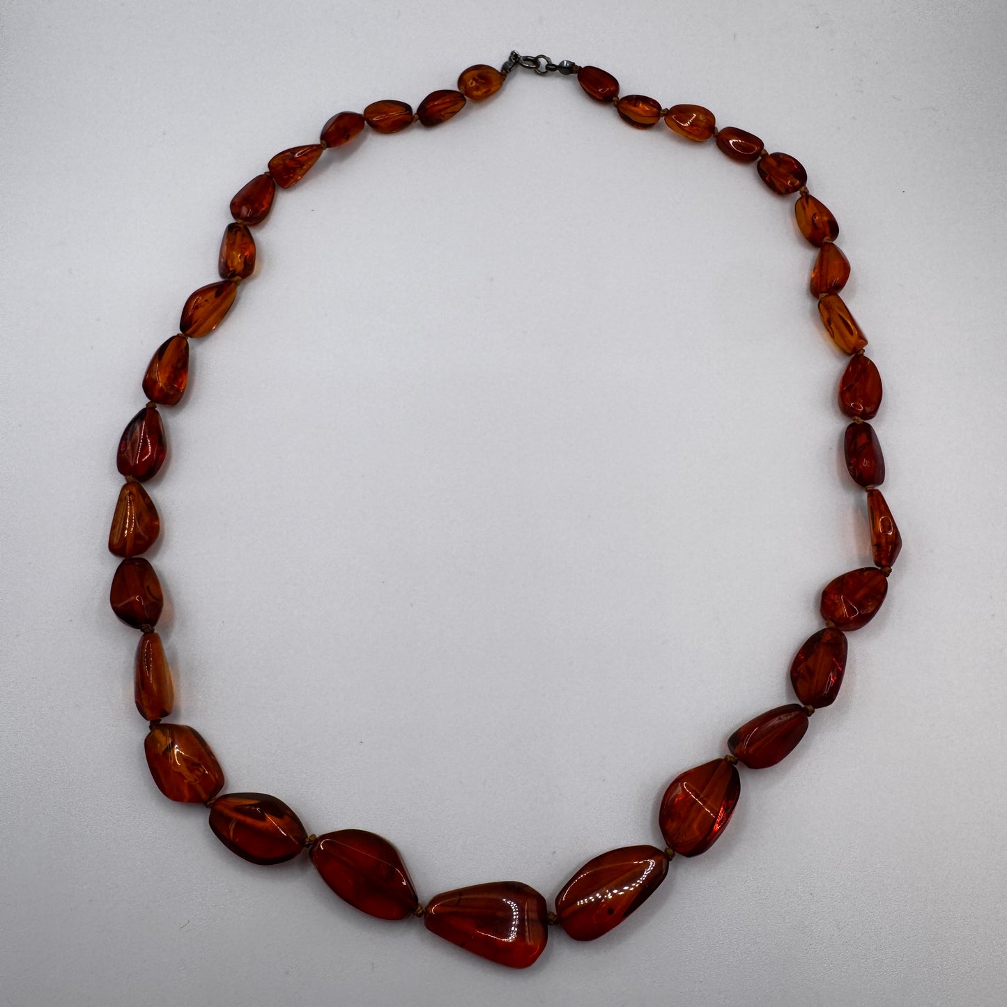 Joli Collier vintage en ambre véritable