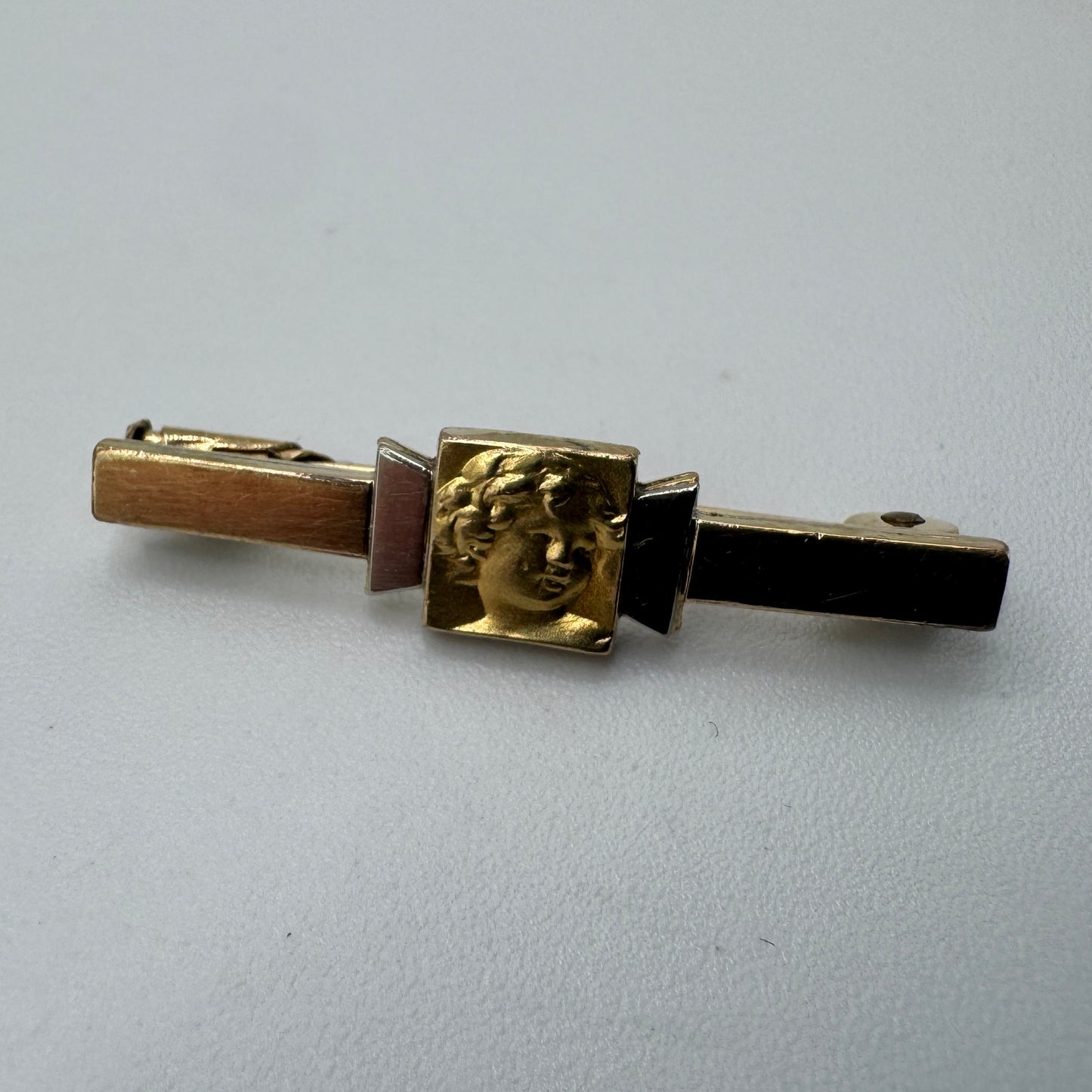 Broche ancienne en plaqué or pour bébé - « angelot »