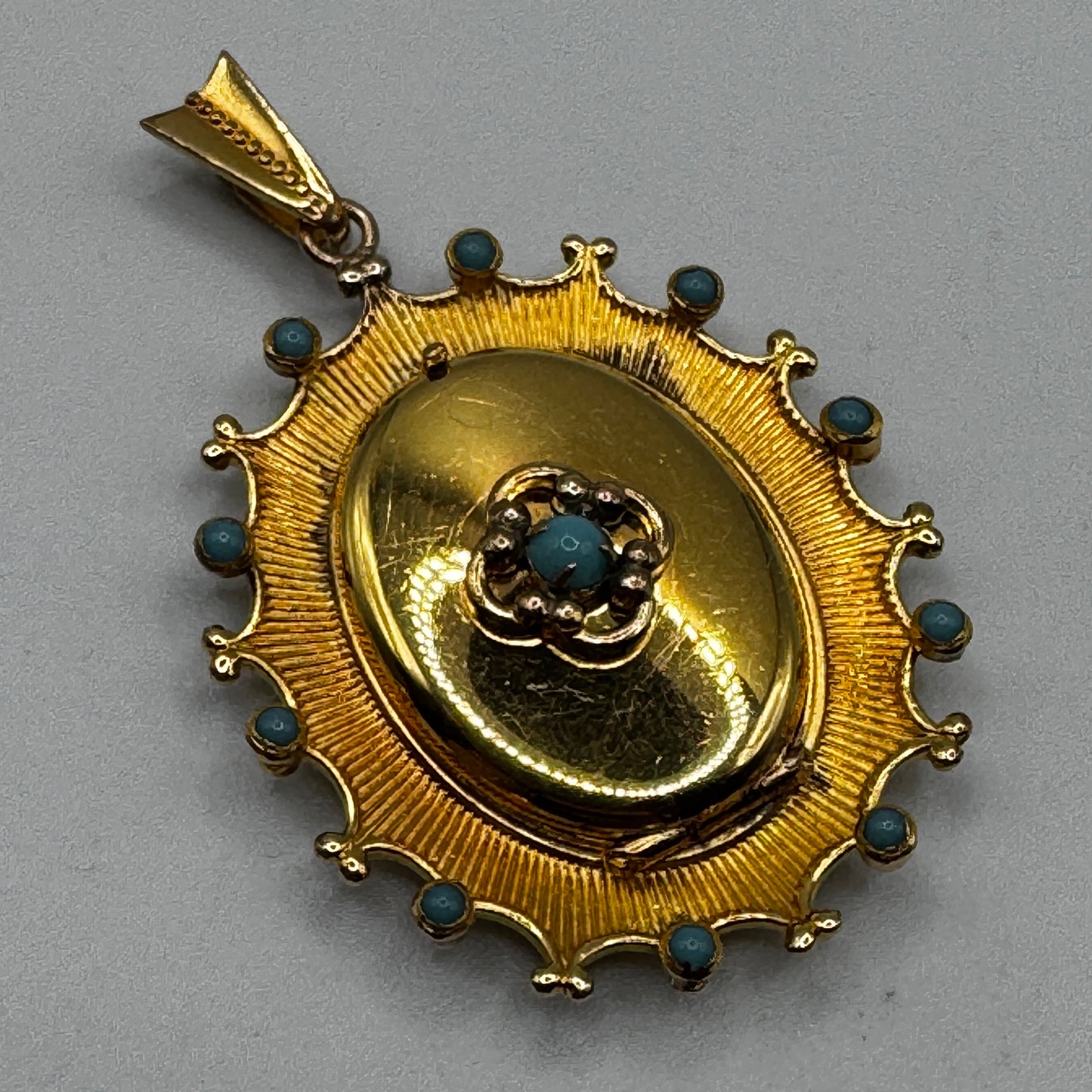 Pendentif ancien porte photo ou relique - plaqué or