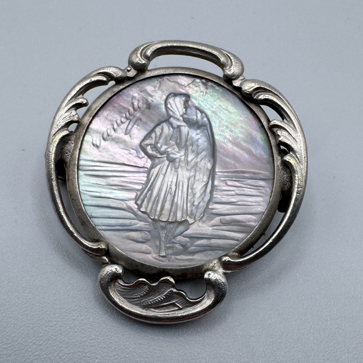 Broche Ancienne « souvenir de bord de mer » - Métal Argenté et nacre