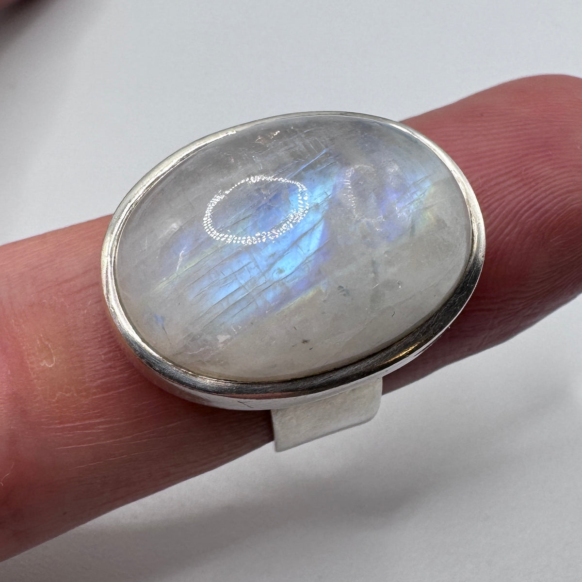 Grosse Bague en argent et pierre de Lune