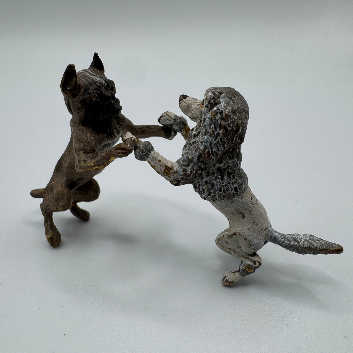 Superbe Bronze de Vienne polychrome ancien - « danse de chien »
