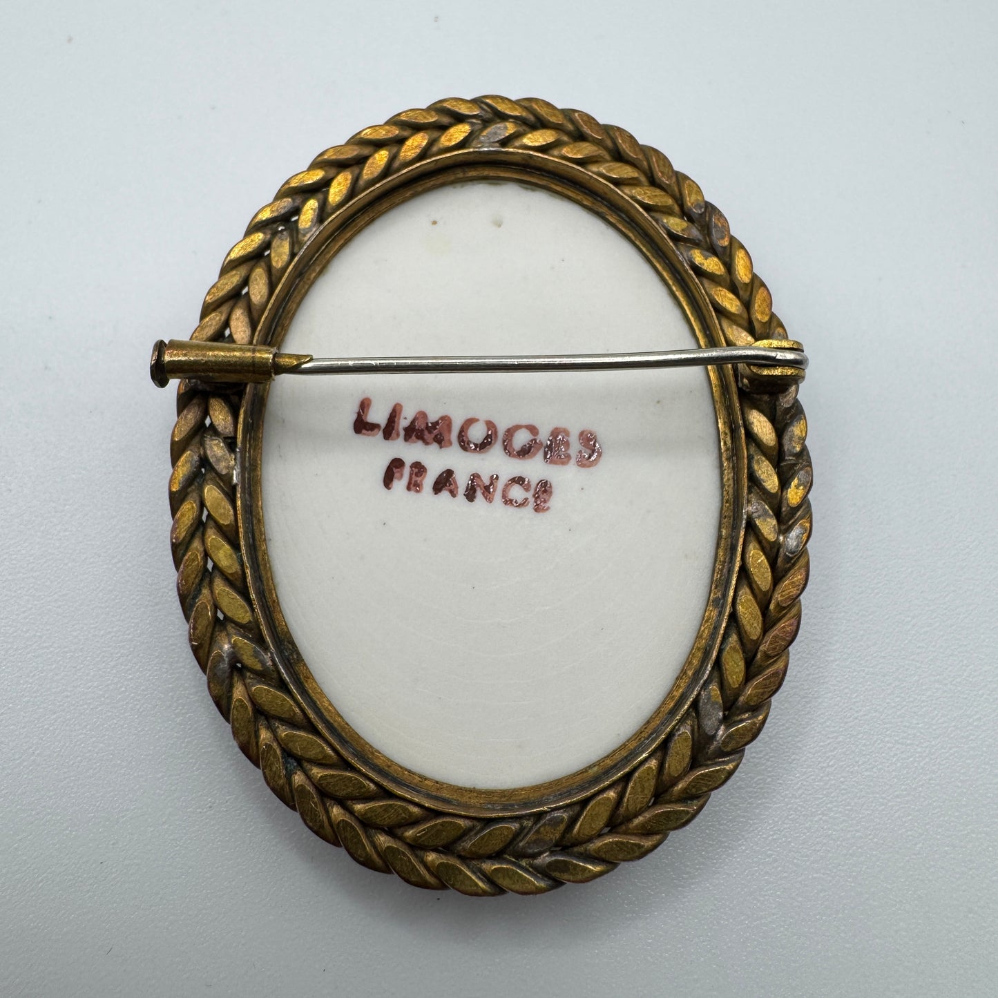 Broche ancienne porcelaine de Limoges « bouquet de fleurs »