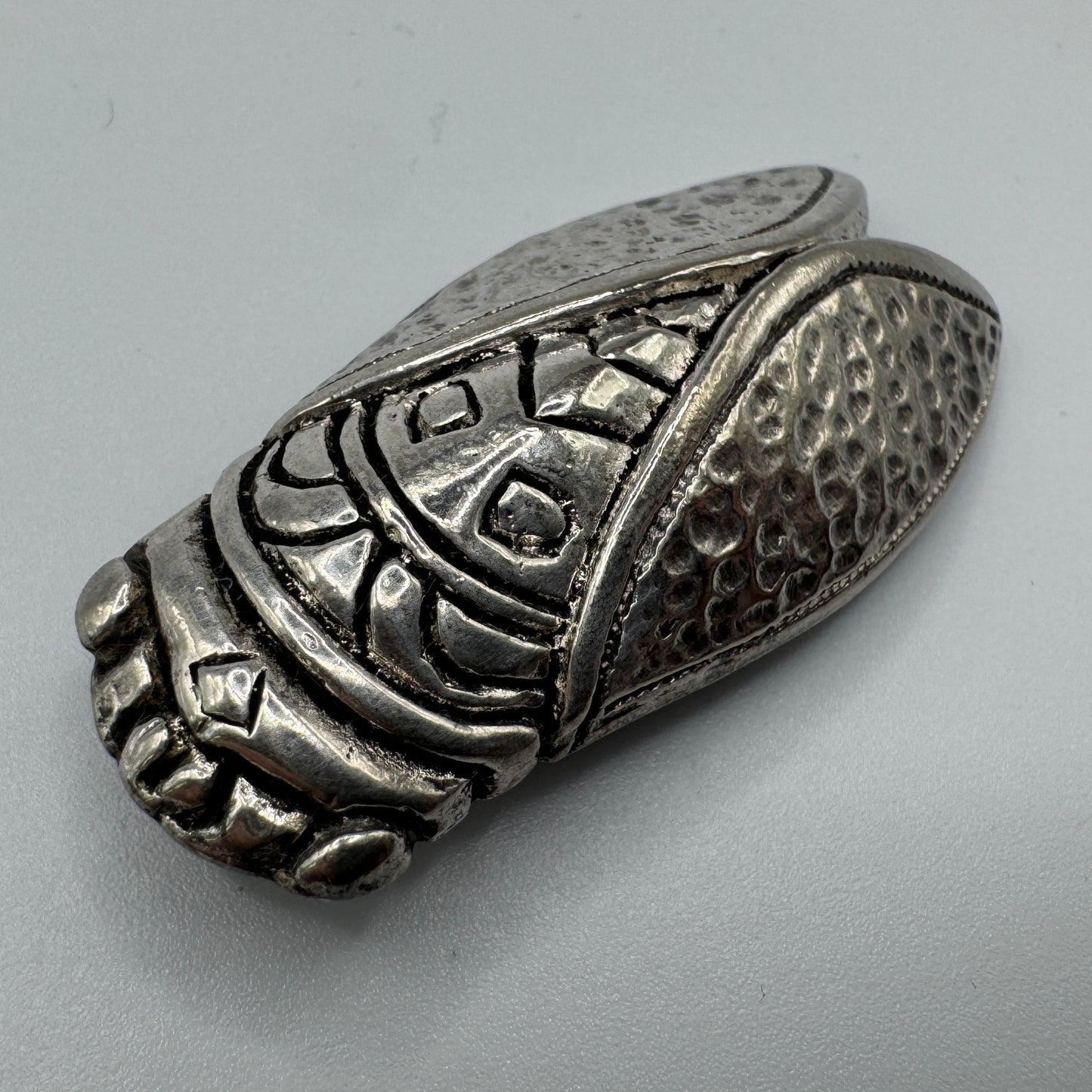 Broche ancienne Vintage « cigale » - métal argenté