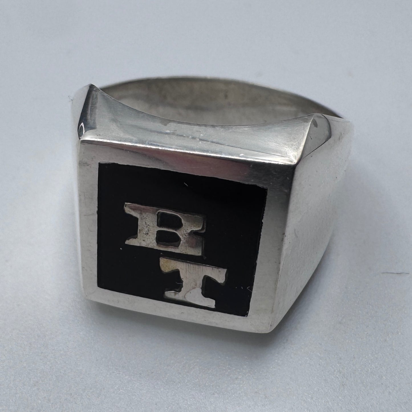 Superbe chevalière ancienne - argent initiales BT
