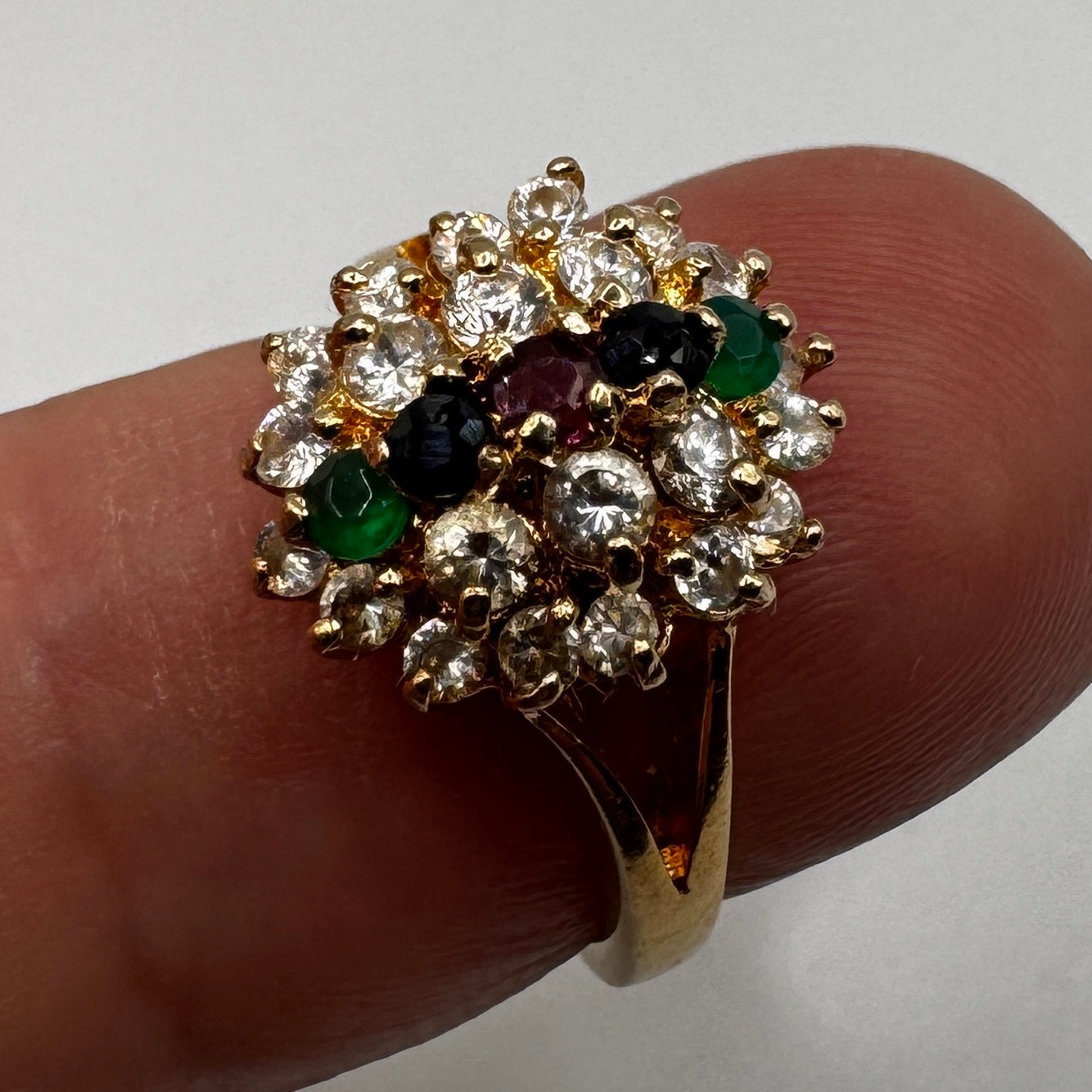 Bague en plaqué or - pierres et verroterie