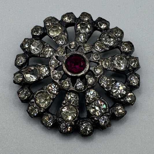 Bouton ancien vers 1900 - métal argenté et verroterie