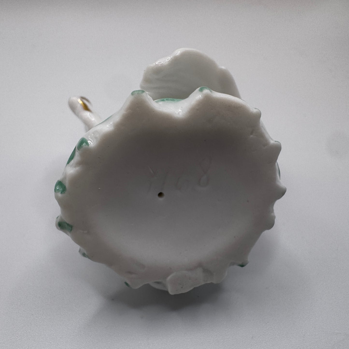 Figurine en Porcelaine XIXeme polychrome « poule »