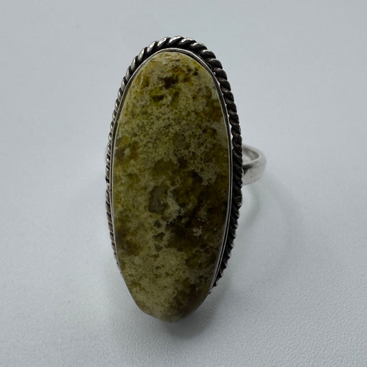 Grosse Bague en argent et pierre naturelle