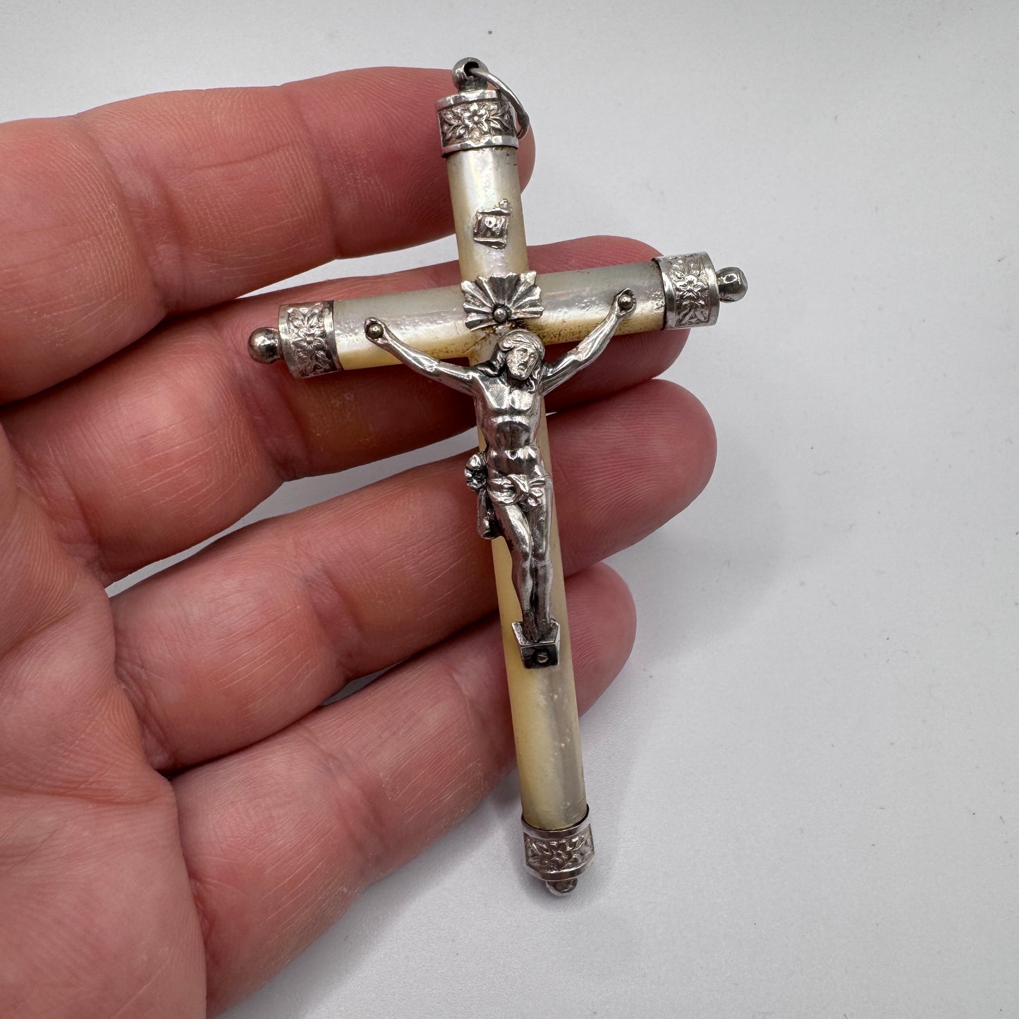 Superbe grande Croix crucifix ancien - argent et nacre
