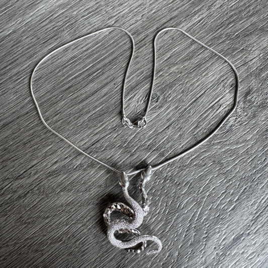 Collier « serpents entremêlés » en argent 925