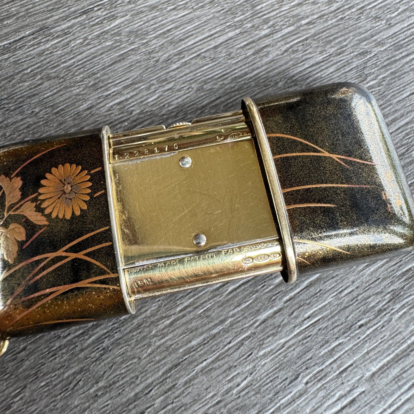 exceptionnelle montre ERMETO MOVADO pour DUNHILL - NAMIKI laque Maki-e décor aux Chrysanthème - vers 1920